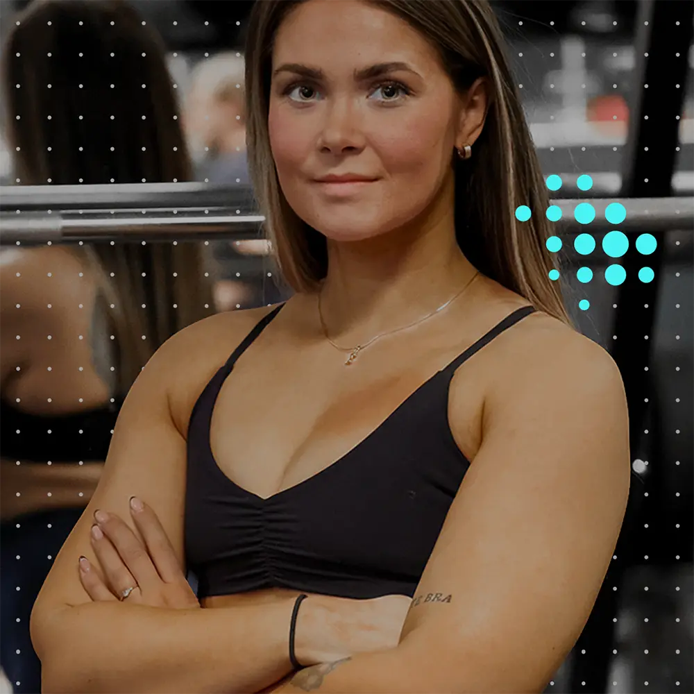 Ina Moor – glute-focused fitness coach empowering women through strength training.